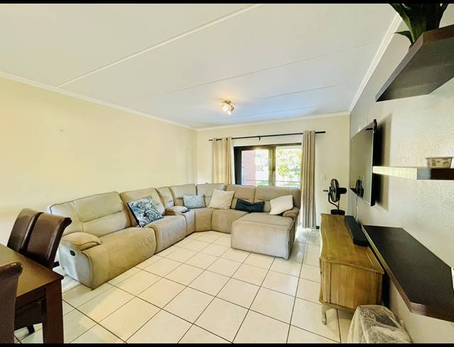2 BEDROOM APARTMENT RENTED IN SUNNINGHILL